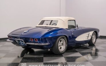 Unknown-Corvette-1961-Lemans-Blue-Black-16