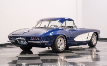 Unknown-Corvette-1961-Lemans-Blue-Black-17