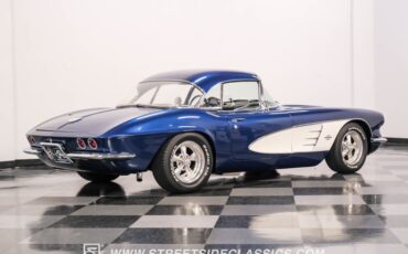 Unknown-Corvette-1961-Lemans-Blue-Black-18
