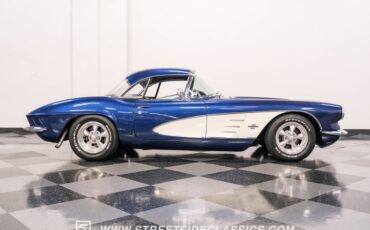 Unknown-Corvette-1961-Lemans-Blue-Black-19