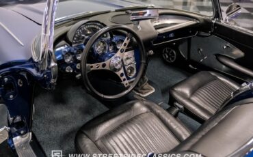 Unknown-Corvette-1961-Lemans-Blue-Black-2