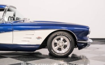 Unknown-Corvette-1961-Lemans-Blue-Black-22