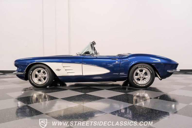 Unknown-Corvette-1961-Lemans-Blue-Black