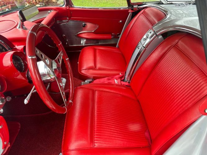 Unknown-Corvette-1961-Metallic-Root-Beer-1