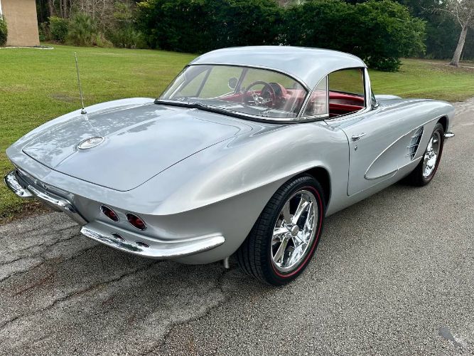 Unknown-Corvette-1961-Metallic-Root-Beer-10
