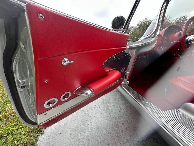 Unknown-Corvette-1961-Metallic-Root-Beer-11