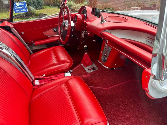 Unknown-Corvette-1961-Metallic-Root-Beer-13