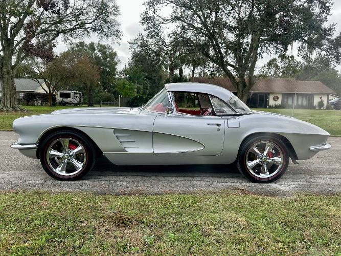 Unknown-Corvette-1961-Metallic-Root-Beer-21