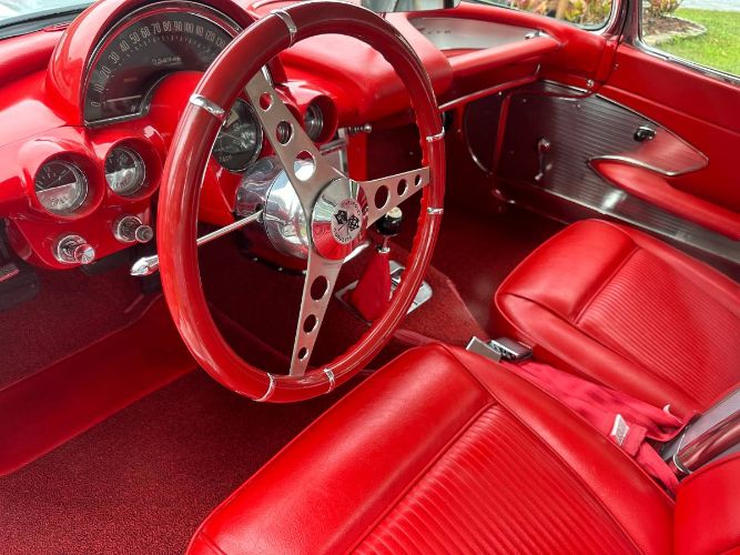 Unknown-Corvette-1961-Metallic-Root-Beer-3