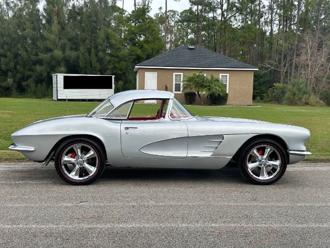 Unknown-Corvette-1961-Metallic-Root-Beer-6