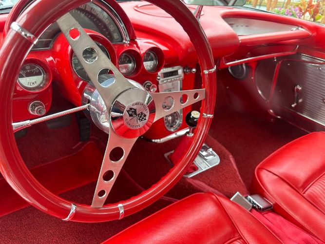 Unknown-Corvette-1961-Metallic-Root-Beer
