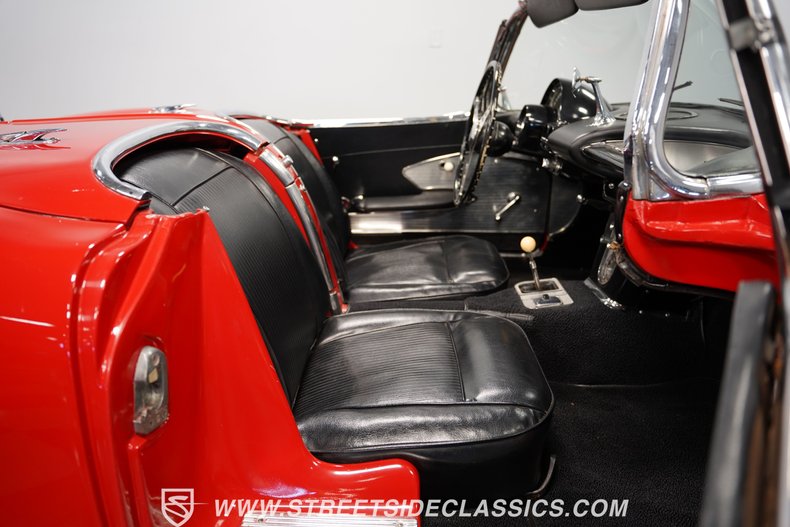 Unknown-Corvette-1961-Red-Black-16