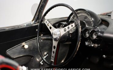 Unknown-Corvette-1961-Red-Black-18