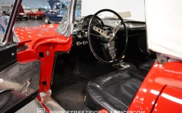 Unknown-Corvette-1961-Red-Black-2