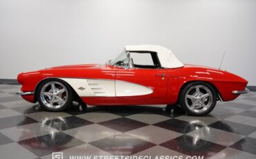 Unknown-Corvette-1961-Red-Black-22