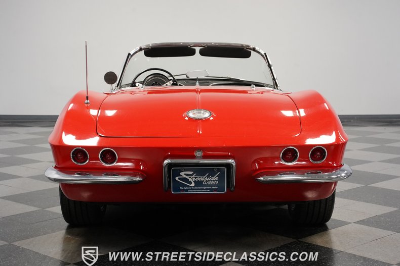 Unknown-Corvette-1961-Red-Black-25