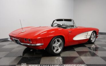 Unknown-Corvette-1961-Red-Black-27