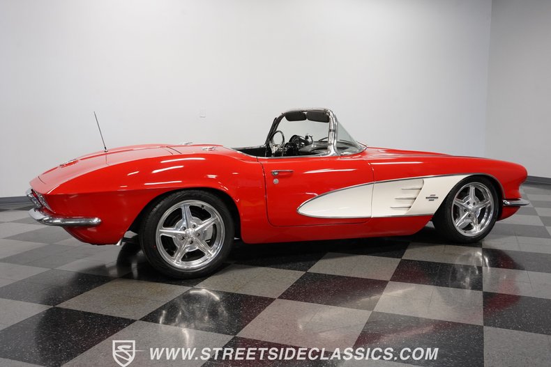 Unknown-Corvette-1961-Red-Black-28