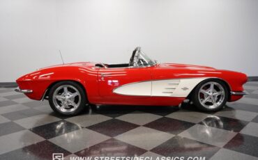 Unknown-Corvette-1961-Red-Black-29