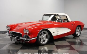 Unknown-Corvette-1961-Red-Black-3