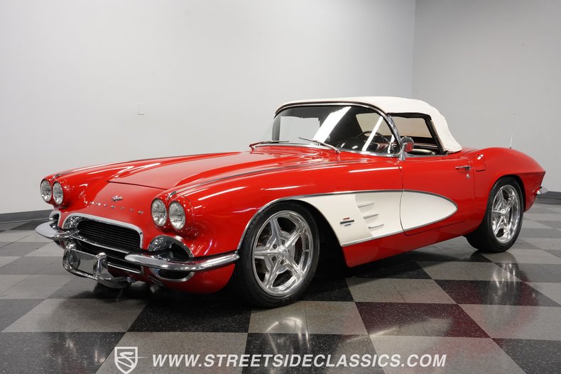Unknown-Corvette-1961-Red-Black-3