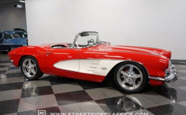 Unknown-Corvette-1961-Red-Black-30