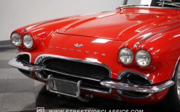 Unknown-Corvette-1961-Red-Black-34