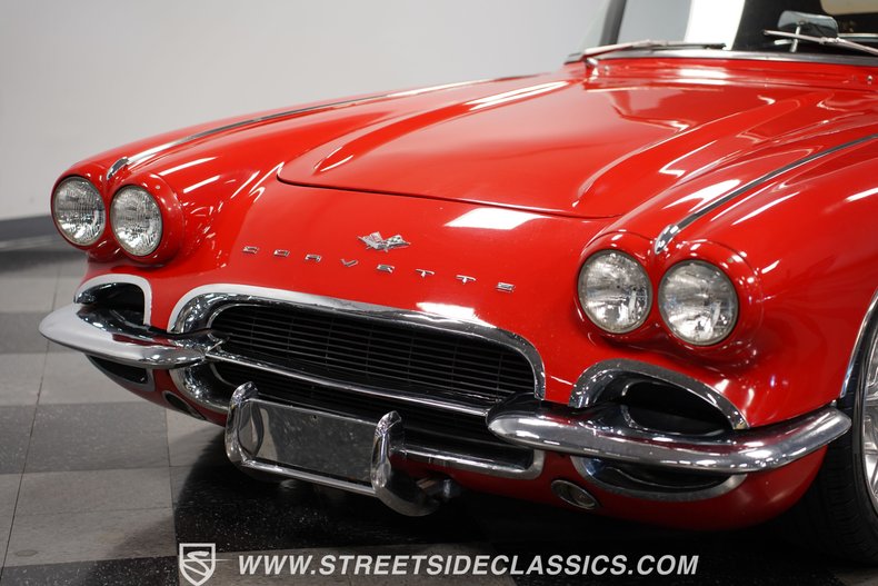 Unknown-Corvette-1961-Red-Black-34