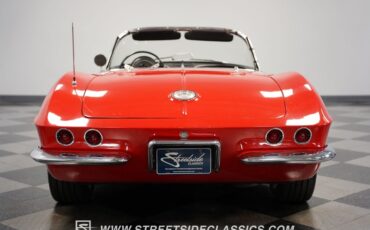 Unknown-Corvette-1961-Red-Black-37