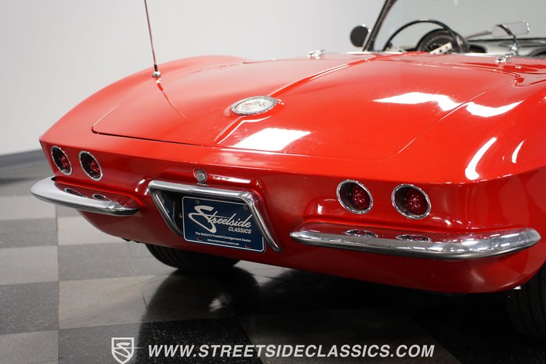 Unknown-Corvette-1961-Red-Black-38