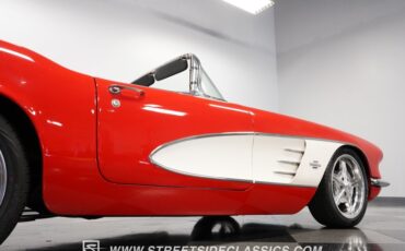 Unknown-Corvette-1961-Red-Black-39