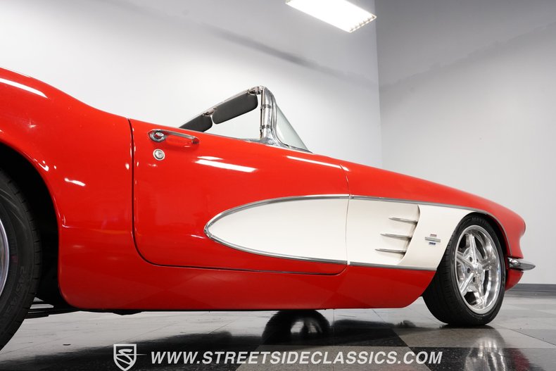 Unknown-Corvette-1961-Red-Black-39