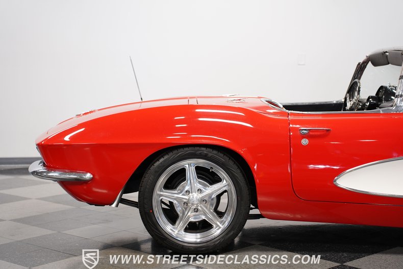 Unknown-Corvette-1961-Red-Black-40