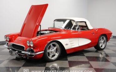 Unknown-Corvette-1961-Red-Black-42
