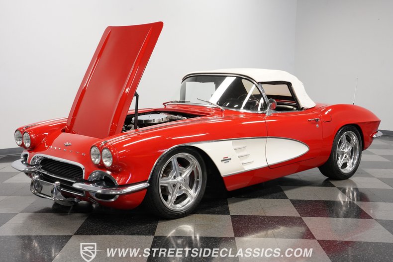 Unknown-Corvette-1961-Red-Black-42