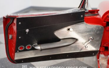 Unknown-Corvette-1961-Red-Black-47