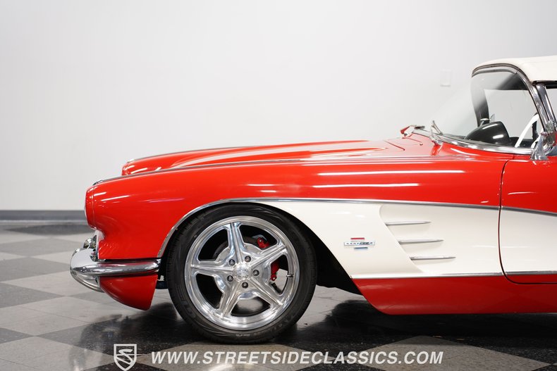 Unknown-Corvette-1961-Red-Black-5