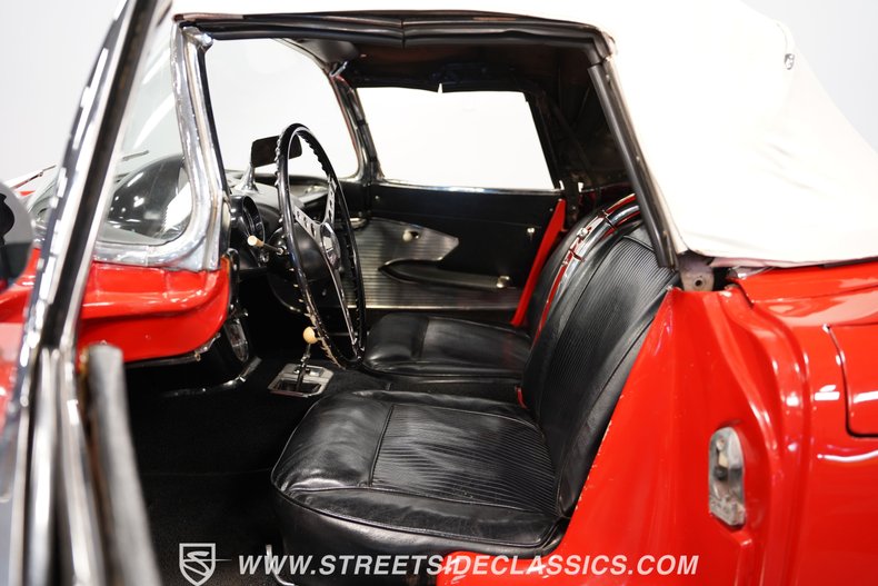 Unknown-Corvette-1961-Red-Black-8