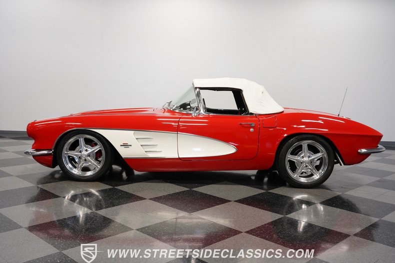 Unknown-Corvette-1961-Red-Black