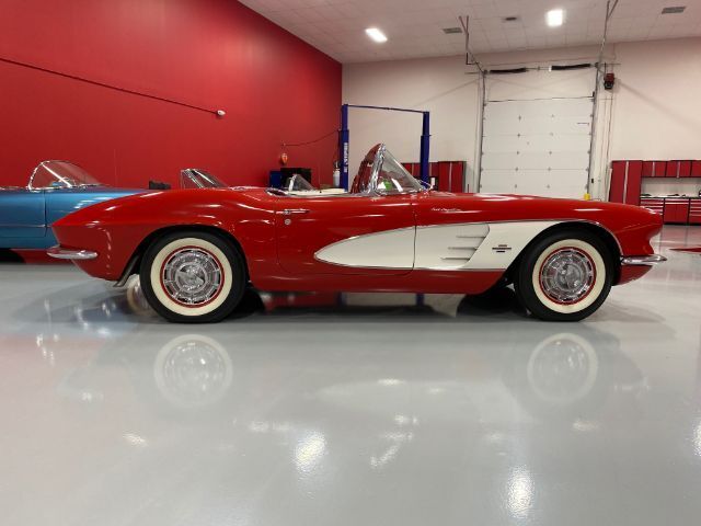 Unknown-Corvette-1961-Red-Red-10
