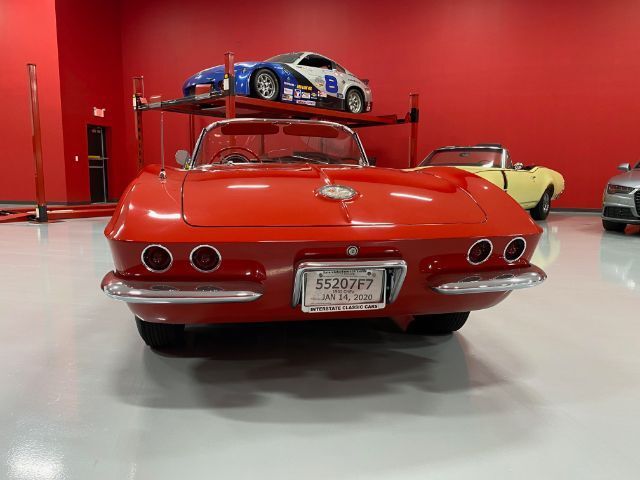 Unknown-Corvette-1961-Red-Red-13