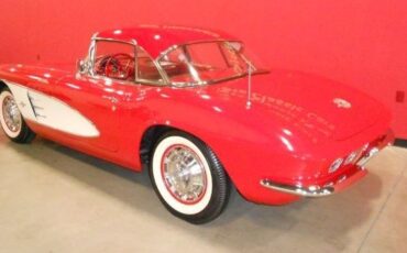 Unknown-Corvette-1961-Red-Red-16