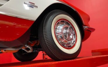 Unknown-Corvette-1961-Red-Red-19