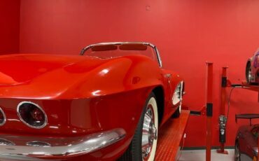 Unknown-Corvette-1961-Red-Red-2