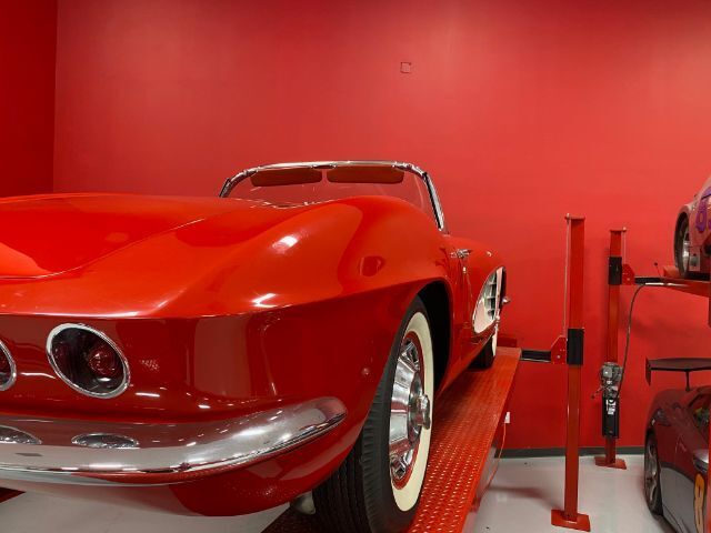 Unknown-Corvette-1961-Red-Red-2
