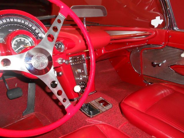 Unknown-Corvette-1961-Red-Red-25