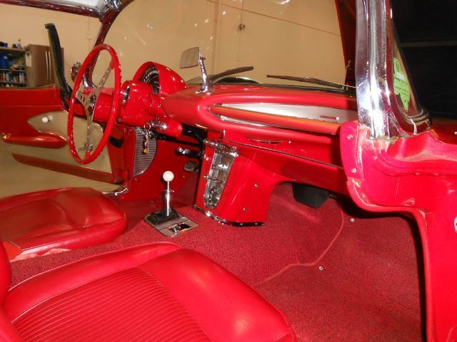 Unknown-Corvette-1961-Red-Red-29