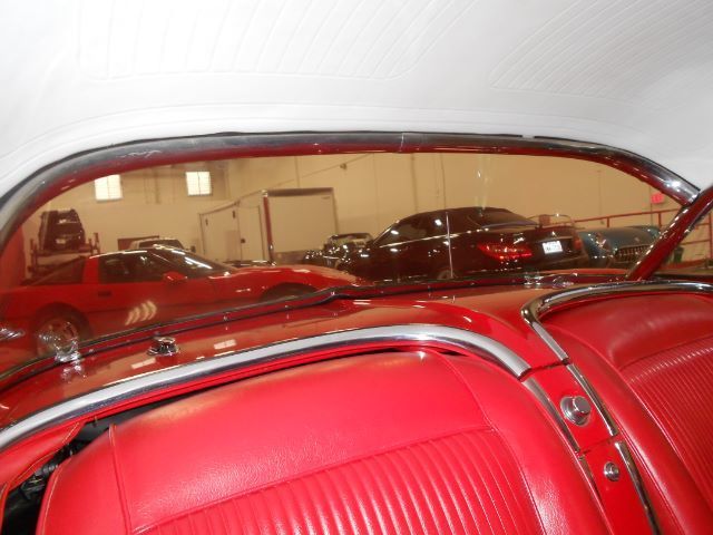 Unknown-Corvette-1961-Red-Red-32