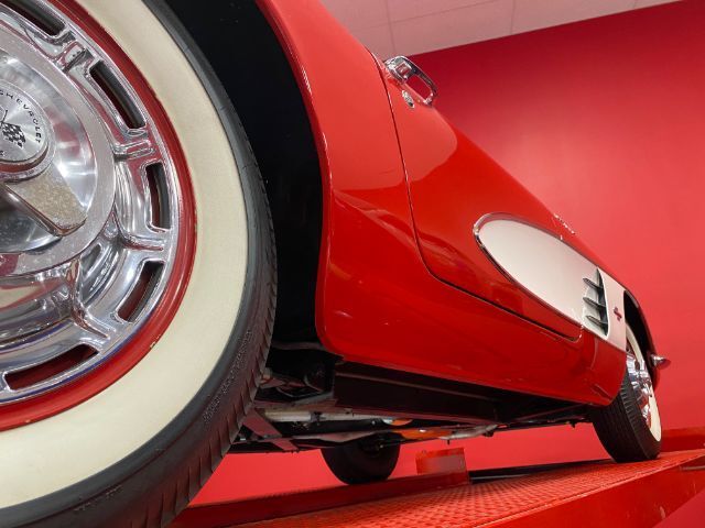 Unknown-Corvette-1961-Red-Red-40