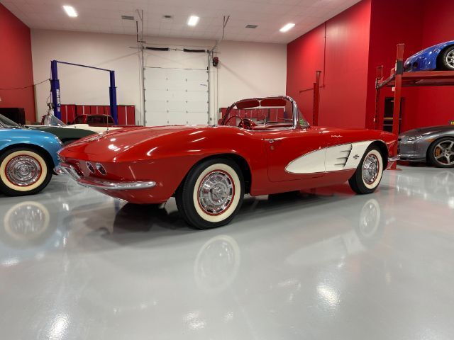 Unknown-Corvette-1961-Red-Red-8